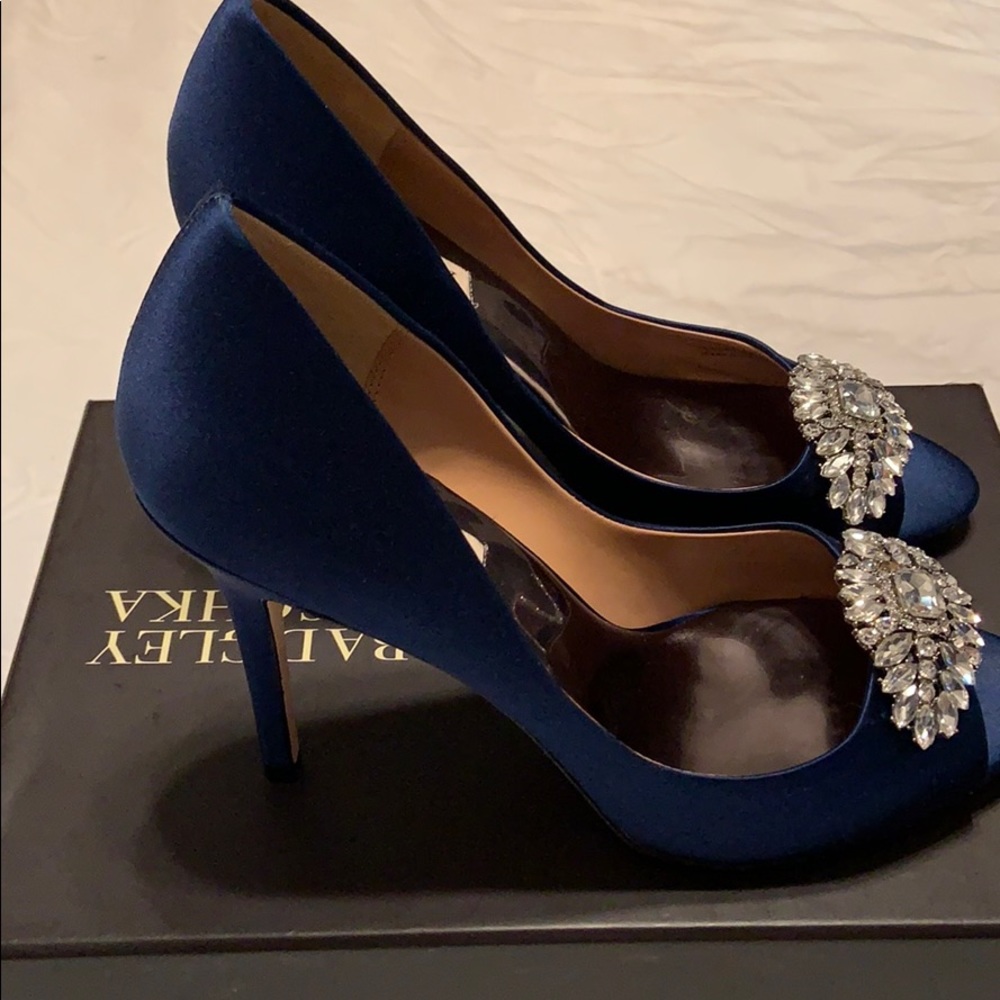 Badgely mischka heels